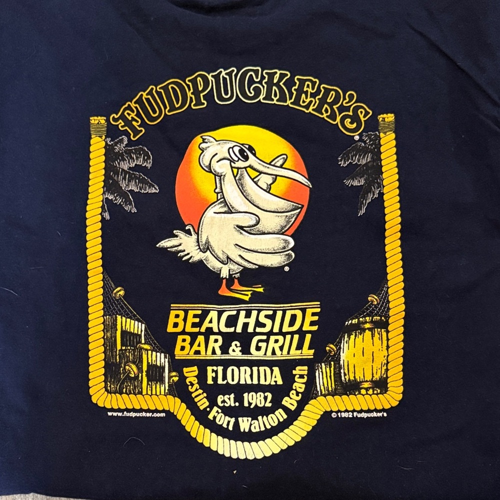 4/$30 Fudpucker's Beachside Bar & Grill T-Shirt size large